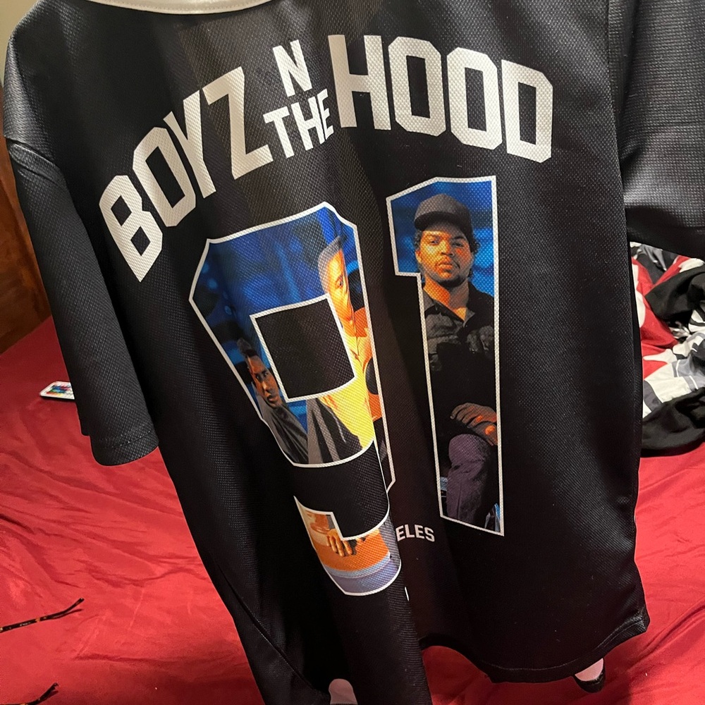 Hybrid & Company Black and Gray Graphic Jersey